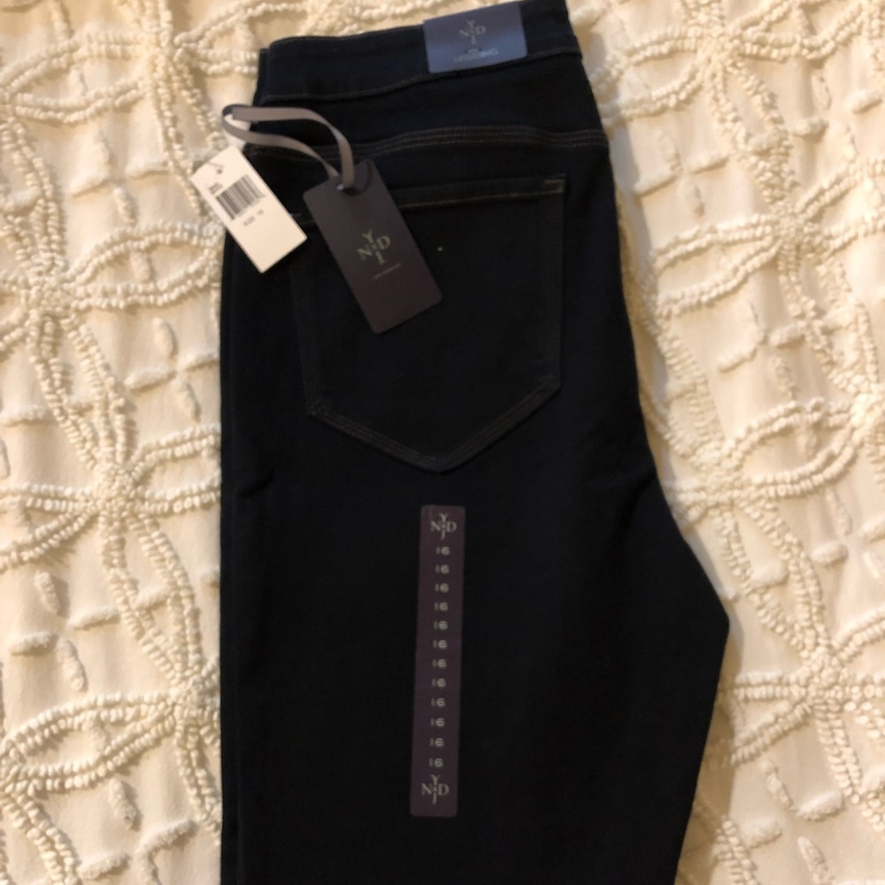 Brand New Pull On NYDJ Jeggings.